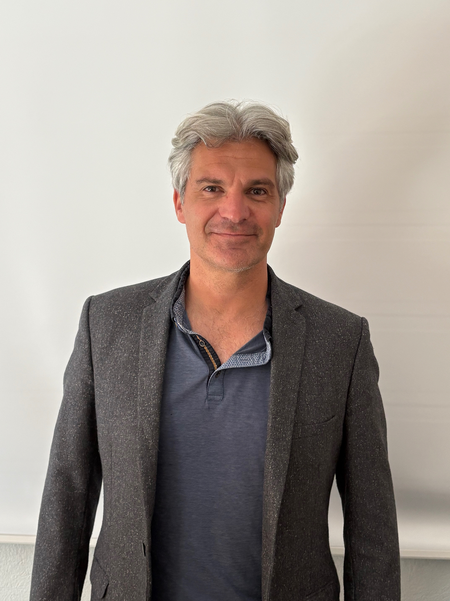 Étienne Rivoallan, cofondateur et guide numérique chez Maîtrise&Co, portrait en buste
